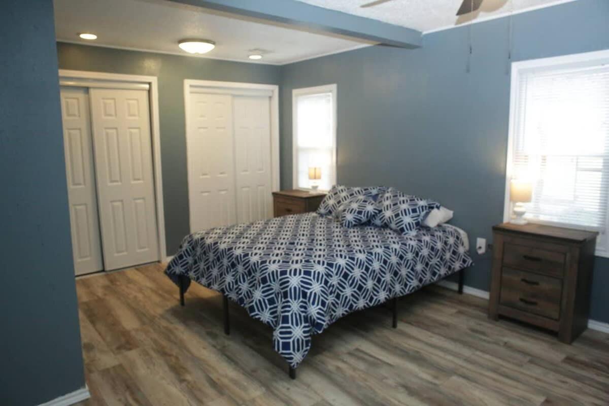 1 Bedroom With A Fireplace Close To Base Lawton Exterior foto