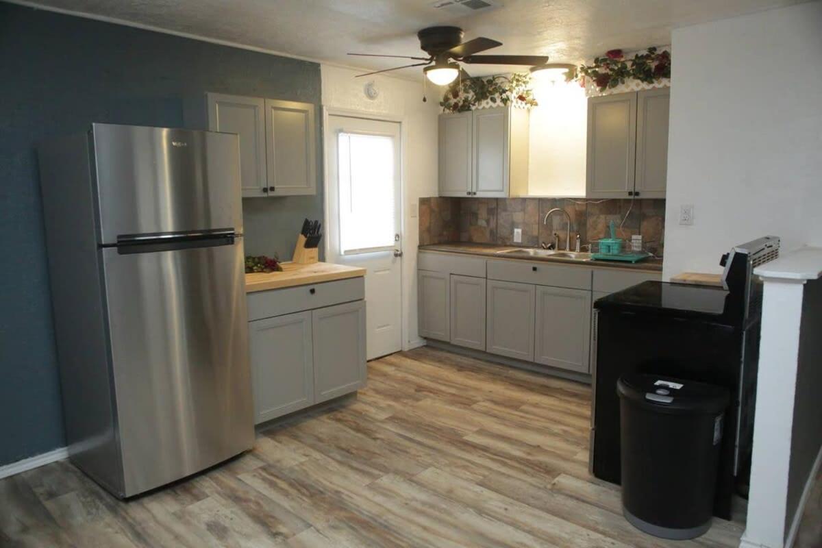 1 Bedroom With A Fireplace Close To Base Lawton Exterior foto